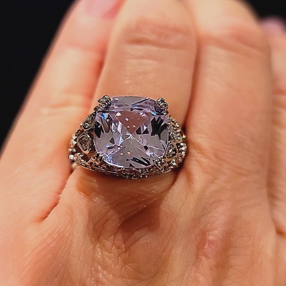 💍Cushion Cut Crystal Cocktail Ring - Picture 1 of 6